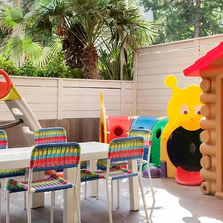 Madison فندق
