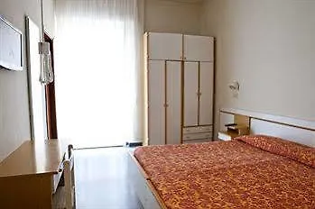 Madison 3* Римини